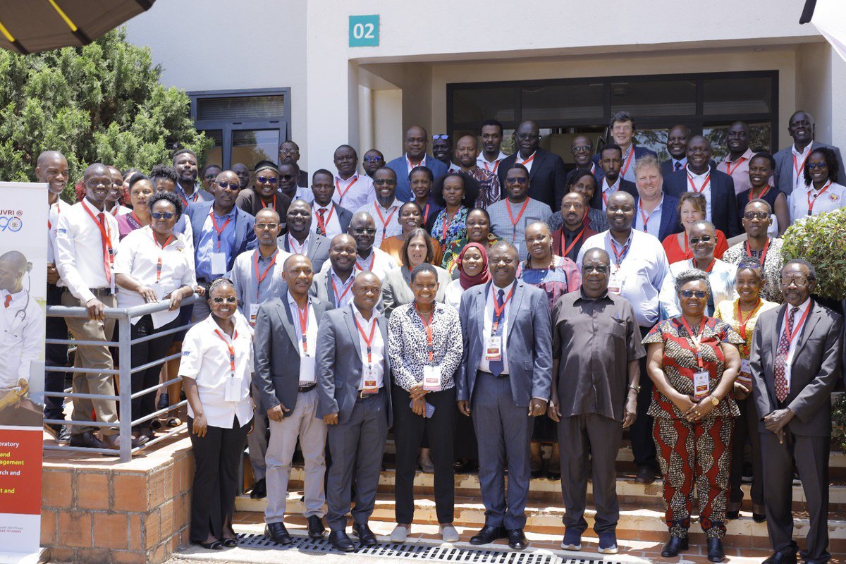 ctdgh_ucb's tweet photo. 🇨🇩 The @ucbukavu team represented DRC at the @EACCR4 Launch Meeting in Entebbe, Uganda, on 9–10 September.

Strengthening research capacity in Africa to improve health outcomes. 🌍

#EACCR4 #GlobalHealth #Capaciy_Building https://t.co/o0PipmjpBi