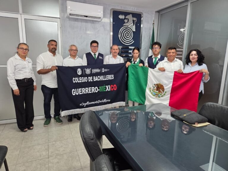 Cobach_Gro's tweet photo. 🌎 Naomi Portillo Rodríguez, Ángel Roberto González Estrada y Brian Samuel Prestegui Cisneros, del Plantel 11 Tixtla, representaron a Guerrero y México en el 41. Encuentro de jóvenes.
Siempre con el apoyo incondicional de la Mtra. Evelyn Salgado Pineda https://t.co/6AfJ0L2XO0
