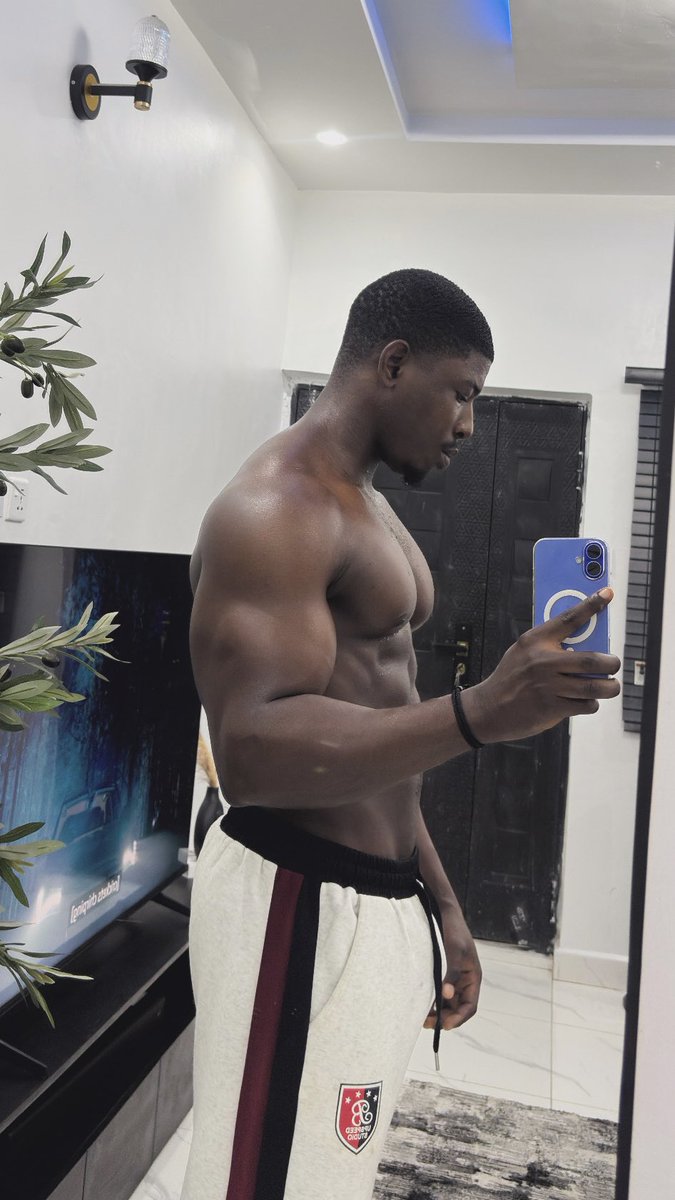 chuksaesthetics's tweet photo. Progress 📈 https://t.co/gSPUMFlcbU