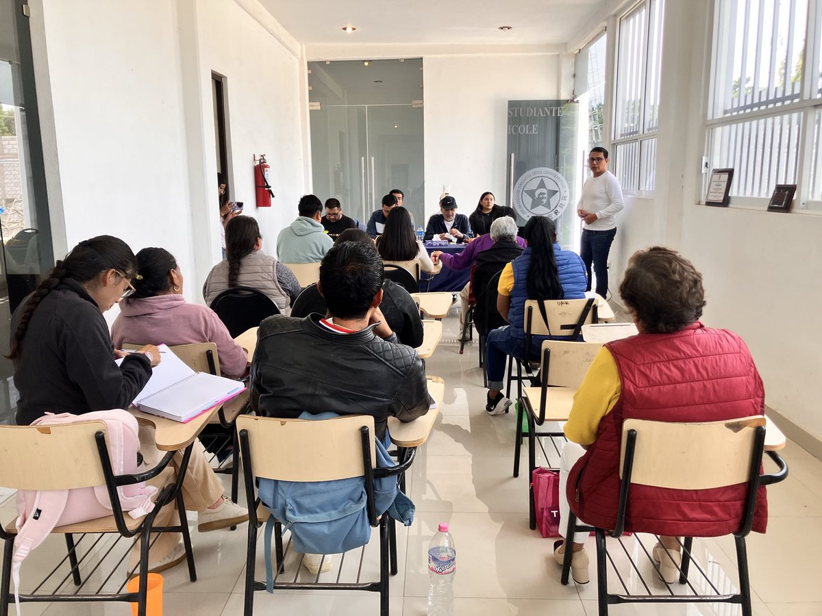 IsaiasChanonaH's tweet photo. Agradezco al Ing. Juan Celis Aguirre, al compañero Isidro Torres, así como a los compañeros de la comisión regional de publicaciones por acompañarnos en la reunión con los compañeros plenistas del estado de Tlaxcala. 🔥🤝🚩

¡A trabajar por la organización de los tlaxcaltecas! https://t.co/PsvVCvNrZM