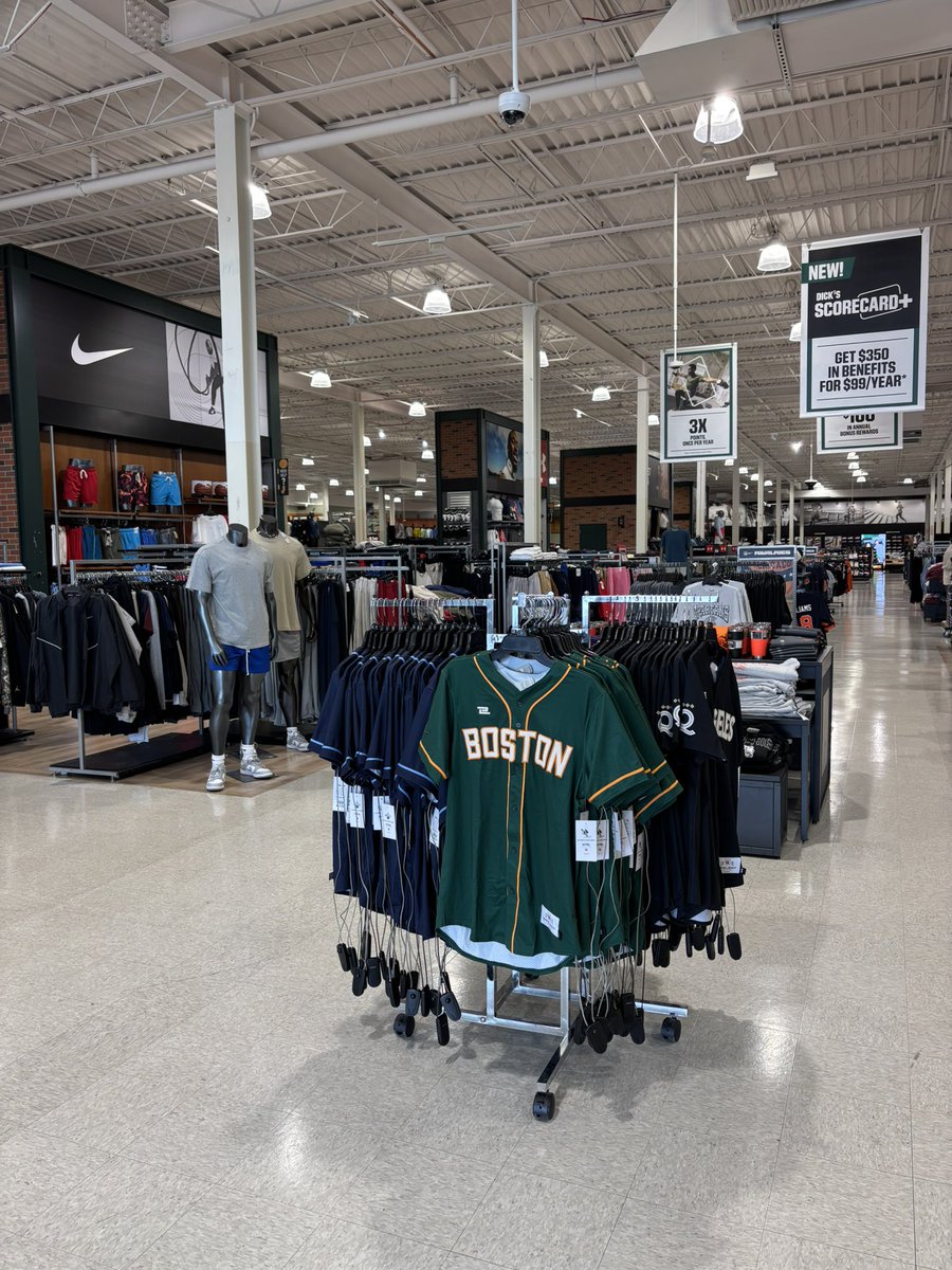 GreenwoodBeth5's tweet photo. Love the @wpbl_official support at @DICKS in Springfield today!! https://t.co/yHRLejPuIn