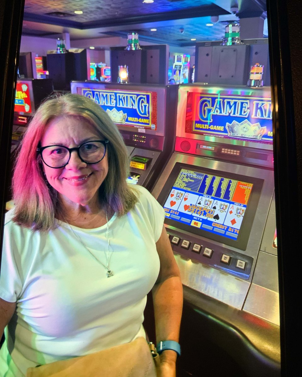 CenturyCasinoCR's tweet photo. Laurie line up 4 Aces with a Deuce for $2,140!  🎉 😀 #winnerszone #centurycasino 

Gambling problem?  Call or text 1.800.GAMBLER. https://t.co/ig7p3IBc0j