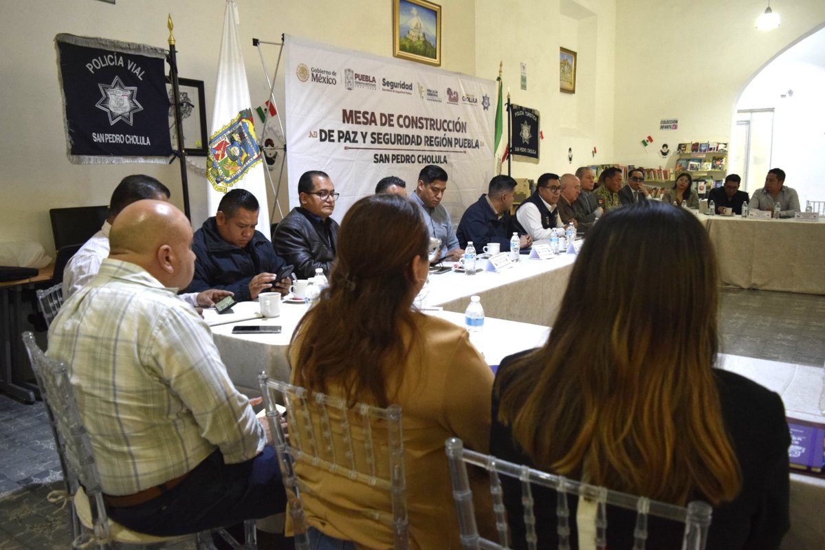 SSC_Cholula's tweet photo. #SanPedroCholula fue sede de la Mesa de Construcción de Paz y de Seguridad Región Puebla, un espacio de coordinación interinstitucional para fortalecer las estrategias de seguridad. https://t.co/Mlnfk8Ar0V