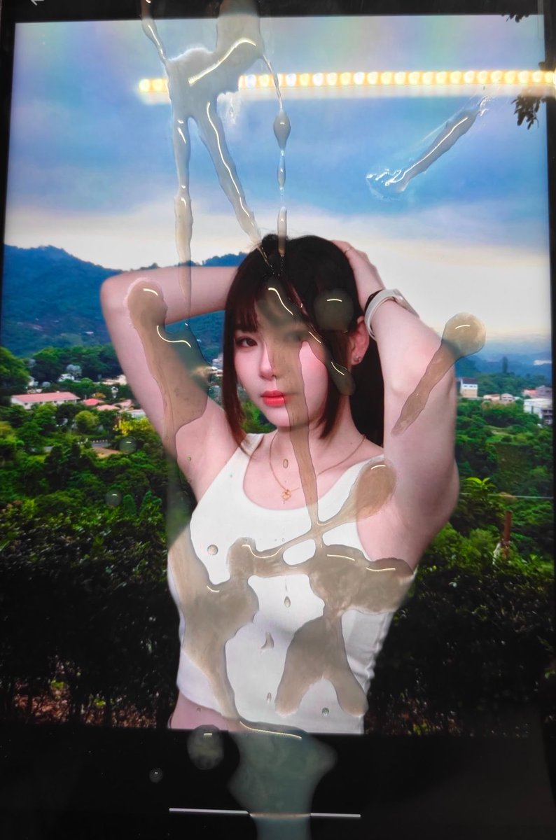 p3dxpd's tweet photo. #11

顏值7.5/10
身材7.6/10
整體7.5/10

這臉蛋純得像個小妹妹，衣服底下的肉感卻豐滿得要命。那種明明看起來超無辜、上圍卻把衣服撐得滿滿的反差，真的會讓人瞬間失控 https://t.co/RhSRo3mtZ9