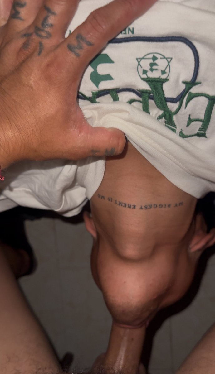 Jossh911's tweet photo. lo mejor de 2 mundos 🍆😛🔥 https://t.co/WuQBwM8PyE