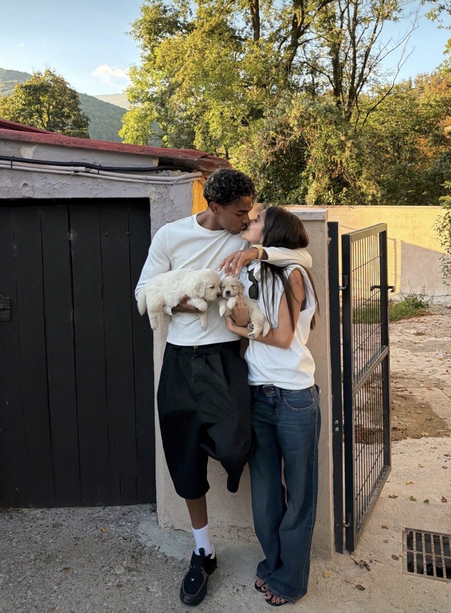 it_Rutie's tweet photo. Lamine Yamal with his babe. 🥹❤️ https://t.co/A3NX51sEMF