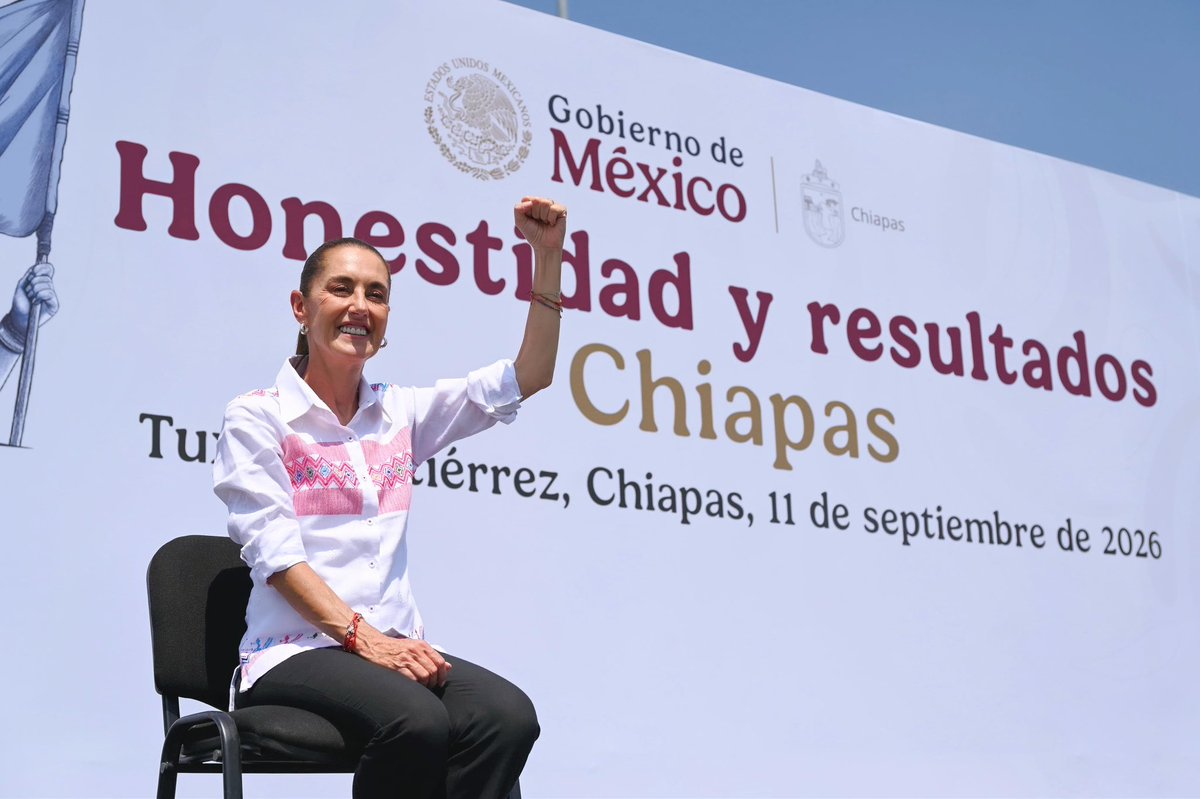rosaicela_'s tweet photo. En el marco de la gira #HonestidadYResultados nuestra Presidenta @Claudiashein visitó el hermoso estado de #Chiapas, donde la población la recibió con gran entusiasmo y agradeció la labor que ha hecho para reducir las desigualdades y garantizar derechos y bienestar para todas y todos. 🇲🇽👏🏽👏🏽 @ramirezlalo_ @Letamaya @columbalopezg @LuzElena_GE @mario_delgado @marathb @EmiliaCallejaA
