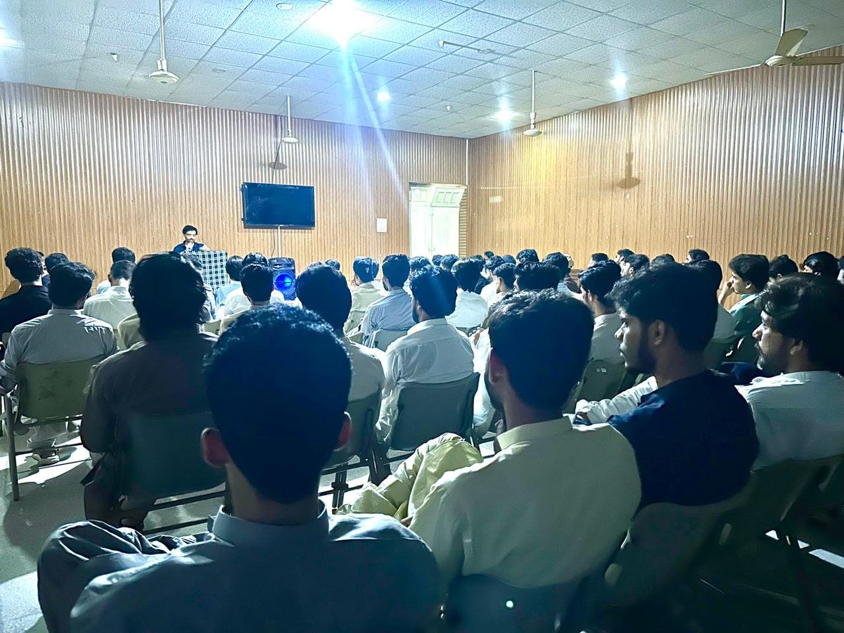 MultanCouncil's tweet photo. مرچی رمس 11 ستمبر 2026  بلوچ اسٹوڈنٹس کونسل ملتان ءِ نیمگ ءَ چہ"ڈیپارٹمنٹل سیمنار"سوبمندیءَ گوں برجم دارگ بوتگ۔ ایشی تہا باز سنگت بہر زرتگ۔ 

اینو 11 ستمبر 2026 نا دے بلوچ اسٹوڈنٹس کونسل ملتان نا پارغان" ڈپارٹمنٹل سیمینار ئس"سرسہبی ٹی اڈ تننگا ہراٹی بھاز آ سنگتاک  بشخ الکُر ۔ https://t.co/xYYEaaK75i
