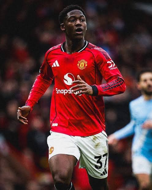 weZaka88's tweet photo. 81/83 passes for a 21 year old🙄 https://t.co/bfkZk2en5J