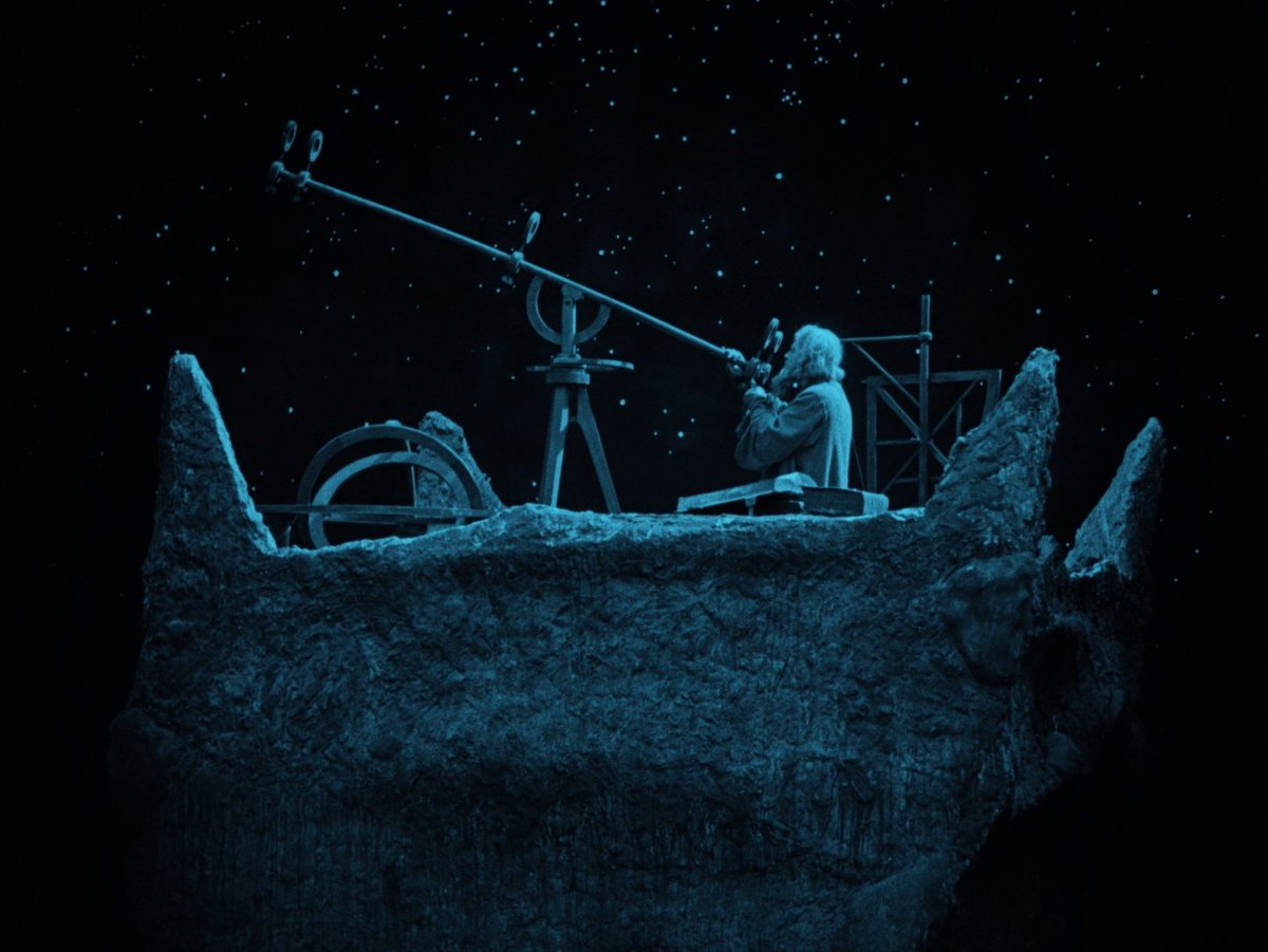 HauntedMovies's tweet photo. The Golem (1920) dir. Paul Wegener, Carl Boese https://t.co/PpkURjvl1D
