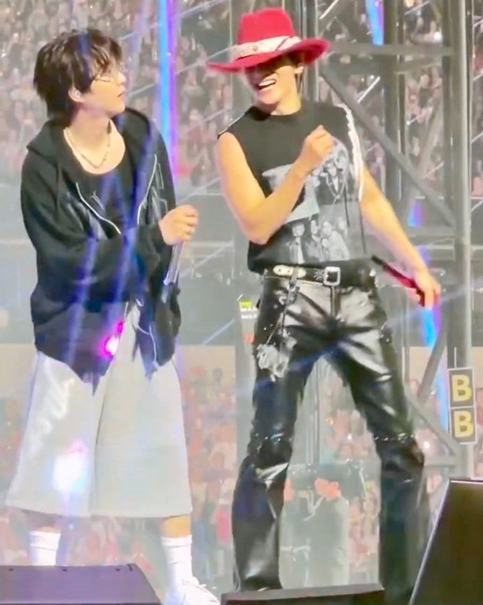 taegimm's tweet photo. one of my favorite taegi moment 🥰 https://t.co/HKGs75DFgp