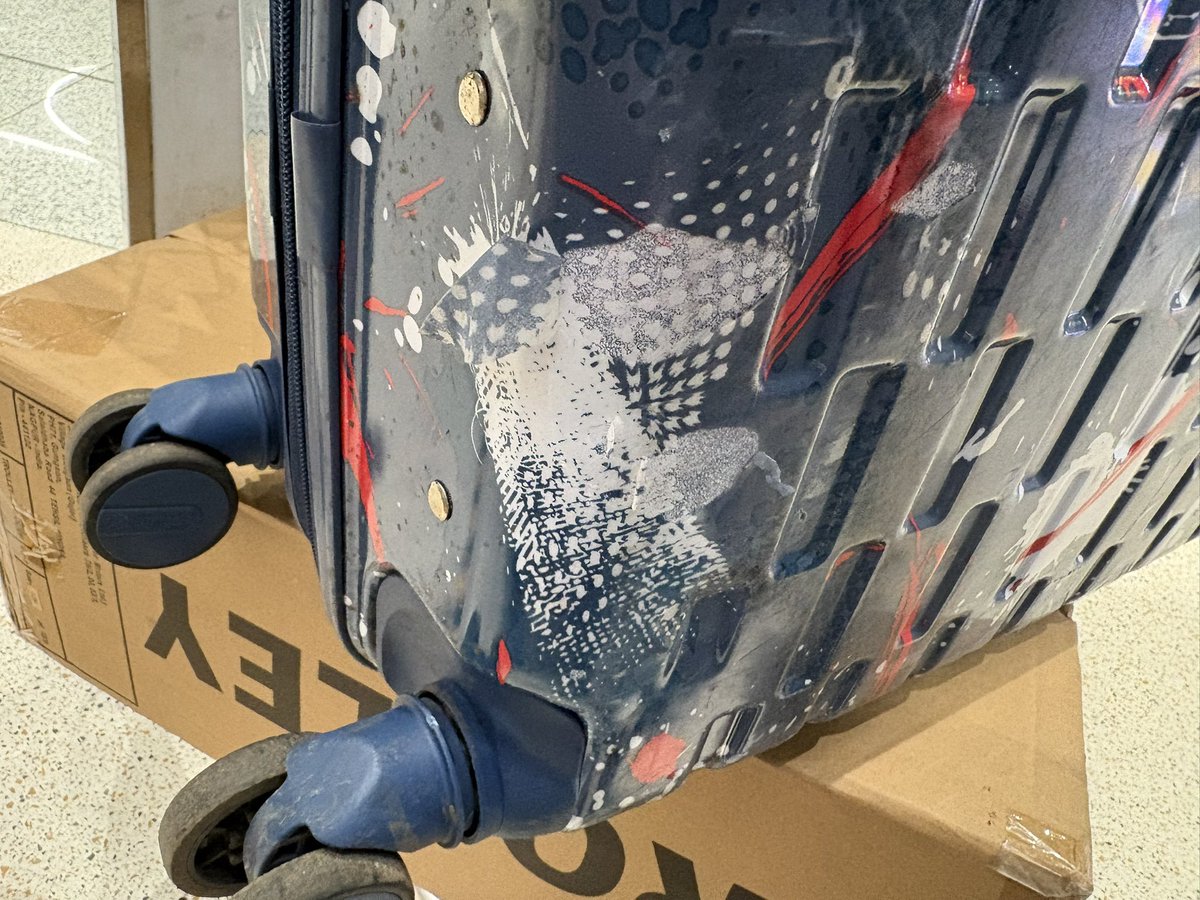 Santosh60557282's tweet photo. @IndiGo6E 
@AAI_Official 
JBBW9G

BAG IS DAMAGED AND indigo staff is saying nothing can’t be done as it doesn’t comes under norms.

They denied and said it is against norms.
Mr Shubham
M/s Priya https://t.co/EENtib4wAX