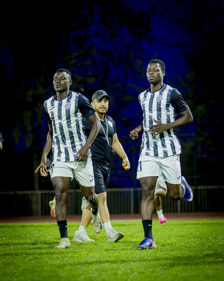 dr_dash250's tweet photo. I am so happy 😅😅😅

This game was very personal ✊🏿✊🏿✊🏿

I dedicate this win to our CDS. @Mubarak59362229 

This was more than football. RDF had to Present the country via APR.

Congratulations to our boys https://t.co/Hu6syPJhZE