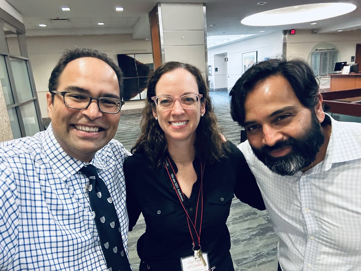 doctorpemm's tweet photo. 👉👉👉Wonderful to catch up &amp; chat about new ideas 💡 with Dr @LaurenByersMD &amp; @Daver_Leukemia at the intersection of small cell lung 🫁 cancer SCLC &amp; leukemia #leusm #endcancer #OslerTie https://t.co/PKEJzZFvCX
