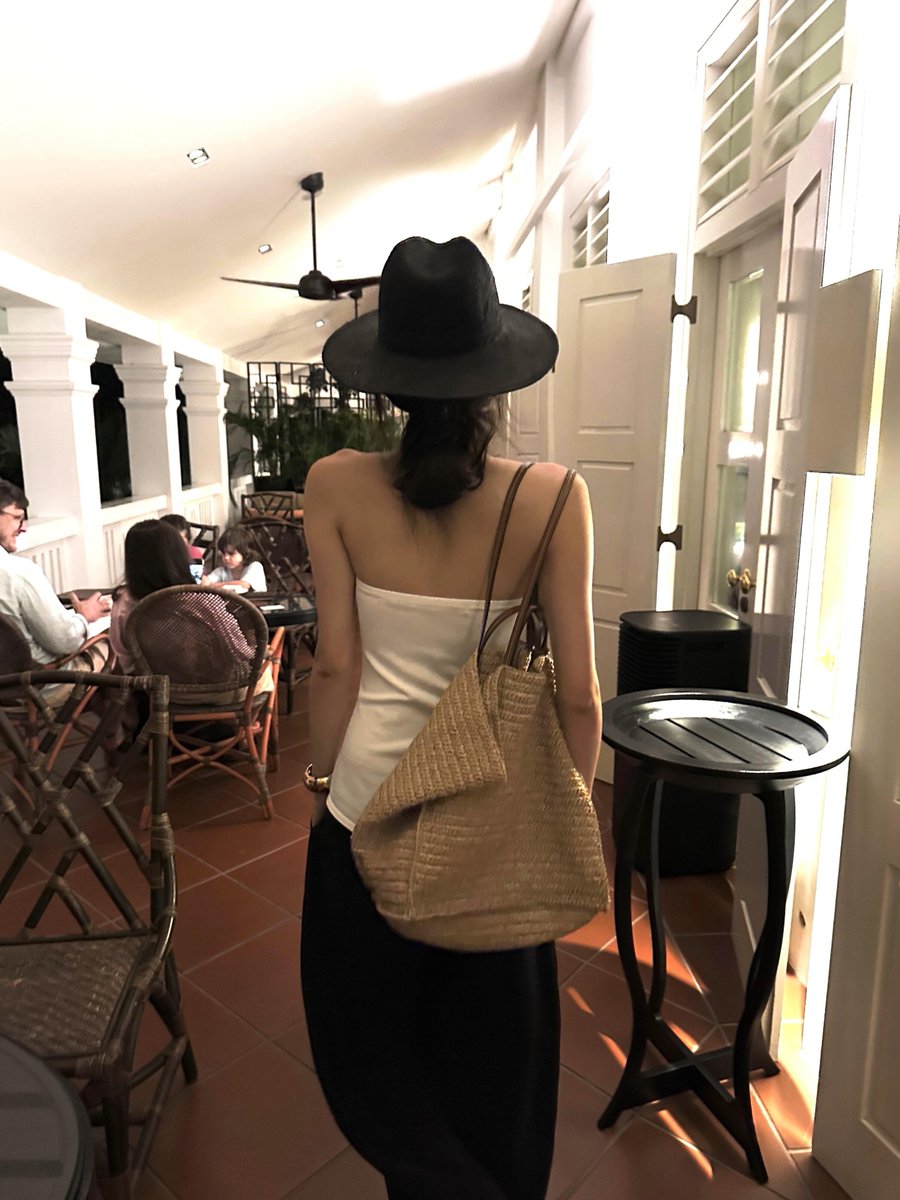 VictoriaVCtor's tweet photo. Heading out for coffee. https://t.co/2OWGE7OWQ6