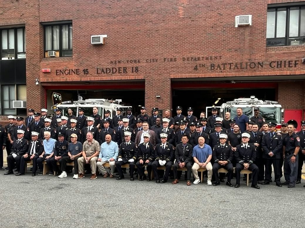 JasonMurilloNY's tweet photo. Today i proudly stand with @FDNY Engine 15 Ladder 18 in the Lower East Side on the 25th Anniversary of 9/11. We're all united more than ever. #911Remembrance #UnitedWeStand #USA #neverforgetnyc #FDNY #TheBravest #Heroes
