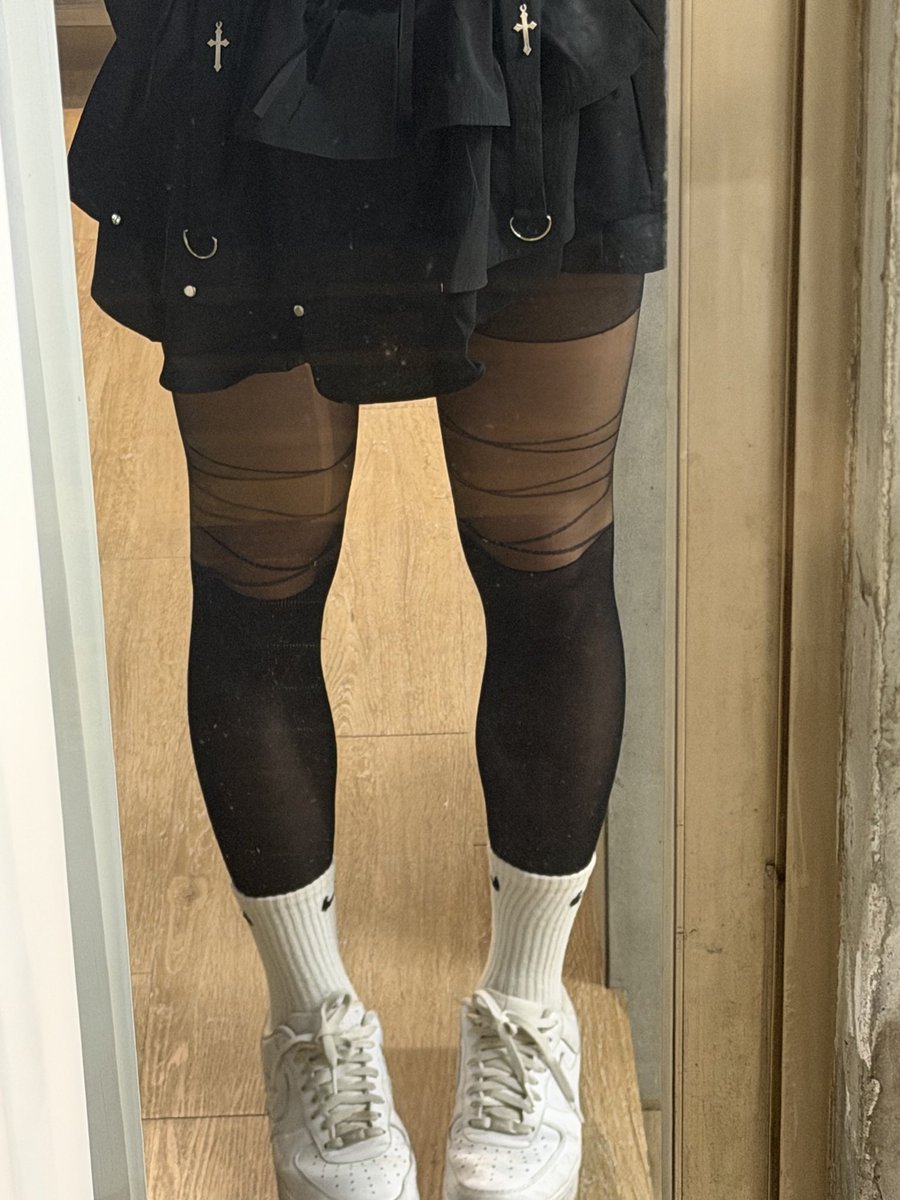 bee_ruyo's tweet photo. 不知道敢女裝出門會是什麼時候

#女装大佬  #男娘 #伪娘 
#女裝男子 #絲襪 #女娤 #褲襪 
#cd #美腿 #女裝子 https://t.co/yhxRb802wP