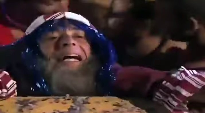 terciobrilhante's tweet photo. Agostinho Carrara fantasiado de Osama Bin Laden no Carnaval seguinte aos atentados de 11 de setembro

(A Grande Família, episódio "Ô Velho Gostoso, exibido em 23 de janeiro de 2002) https://t.co/dM6lr8vxcy