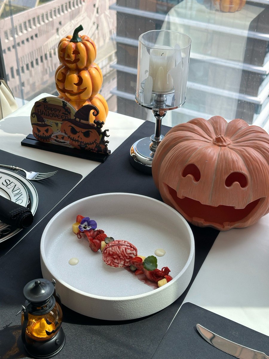 ElkadiEl's tweet photo. Spooky Halloween special: Crispy pumpkin cream soup + ghost-shaped pasta! Limited for this weekend only , grab your plate before it’s gone! https://t.co/GqbCigspPb