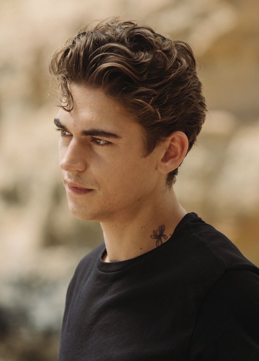 HeroRobfc's tweet photo. Hottest fictionnal male character ever https://t.co/ioAmdC8w3J