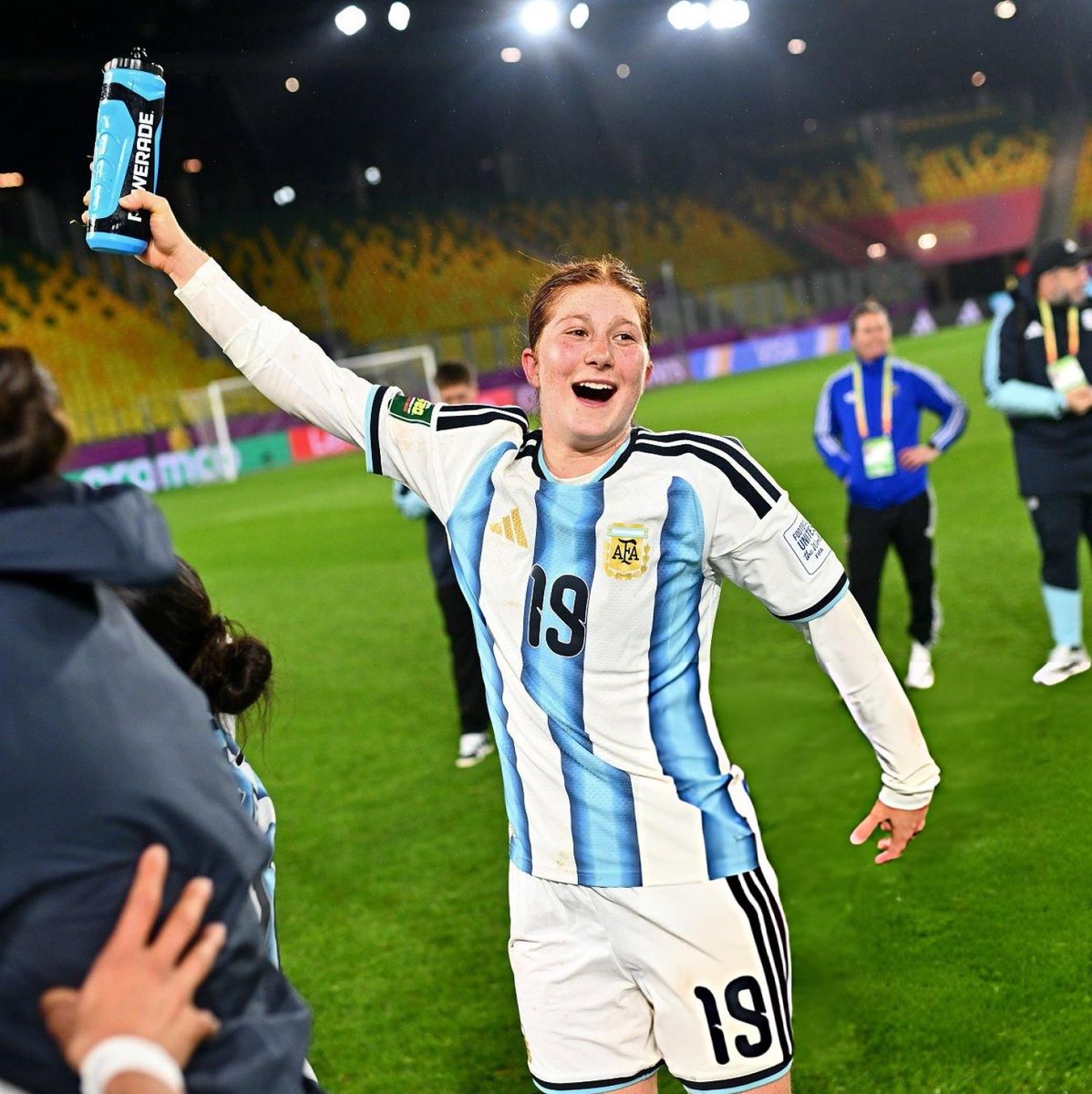 sofftjuli's tweet photo. la máxima goleadora del mundial sub-20 tiene 17 años y es argentina. como te quiero annika paz, que jugadora del carajo sos https://t.co/sx59L24OOd