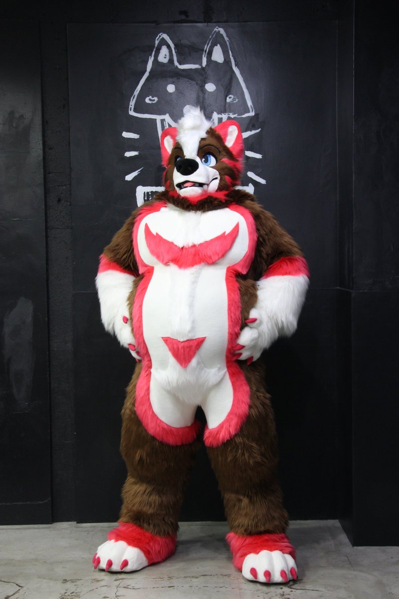 GlucoseTheBear's tweet photo. It’s nearly Fat Bear Week! Please vote for this enchanted bear. If I don’t win, @StuckindaRut will banish me to the forest, and I am wayyy too indolent to survive in the wild! 🥺🐻‍❄

#FatBearWeek
#SeptemBEAR
#FursuitFriday

📷 &amp; 🪡: @kigurumikagetsu https://t.co/GjiuuAAIUi