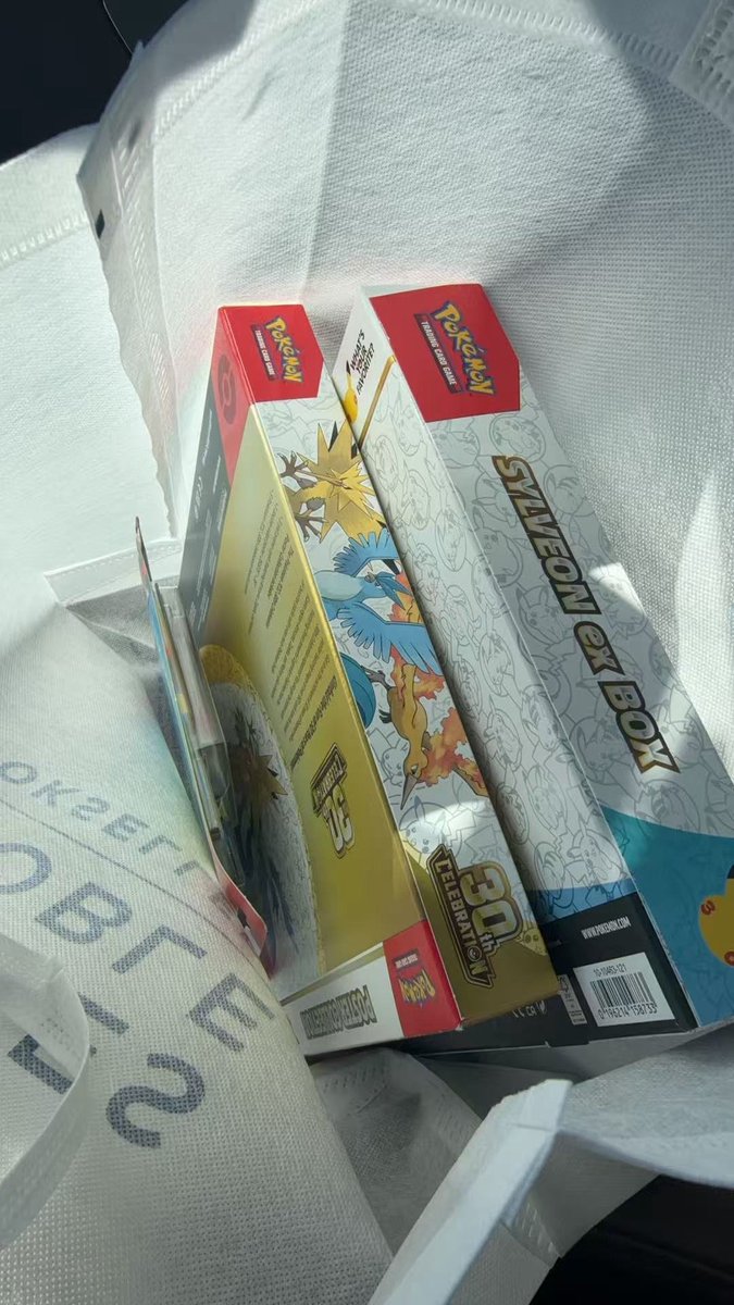limited_issue tweet picture
