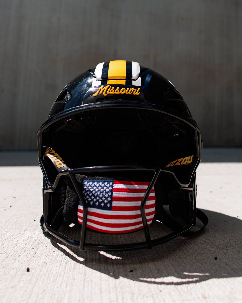 therandomsec's tweet photo. Missouri has dropped a jersey patch, and a chinstrap cover in remembrance of 9/11.

These are fire 🔥

(via @MizzouFootball ) https://t.co/zMsPbId2Et