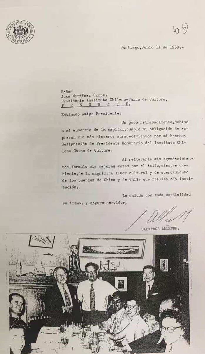 ChinaEmbajada's tweet photo. A 53 años de su muerte, honramos al expresidente Salvador Allende, pionero de la amistad entre Chile y China. En 1952 fundó y presidió el Instituto Chileno-Chino de Cultura, y en 1970 impulsó las relaciones diplomáticas entre ambos países. https://t.co/UfgmPqOYFe