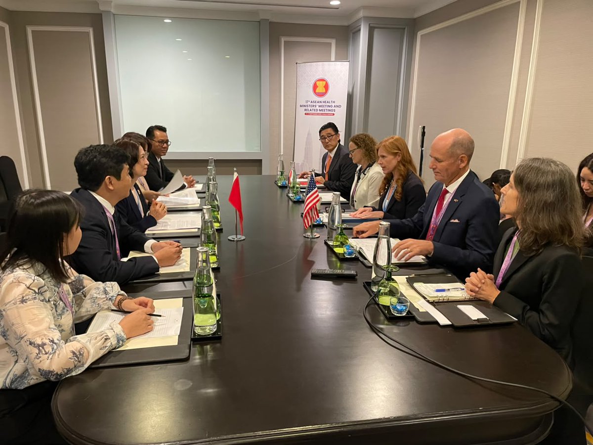 HHS_Global's tweet photo. Director Kozma met with Vietnam’s Deputy Minster of Health Dr. Huong. We appreciate Vietnam’s partnership and leadership on regional health security, and look forward to staying closely engaged as the @ASEAN Centre for Public Health Emergencies and Emerging Diseases develops. https://t.co/6Aesh97pgN