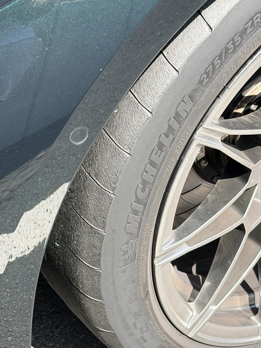 MackleMickle's tweet photo. @Punk_Bat The moment I tried semi slicks I never want to go back https://t.co/53mrm4W9Kr