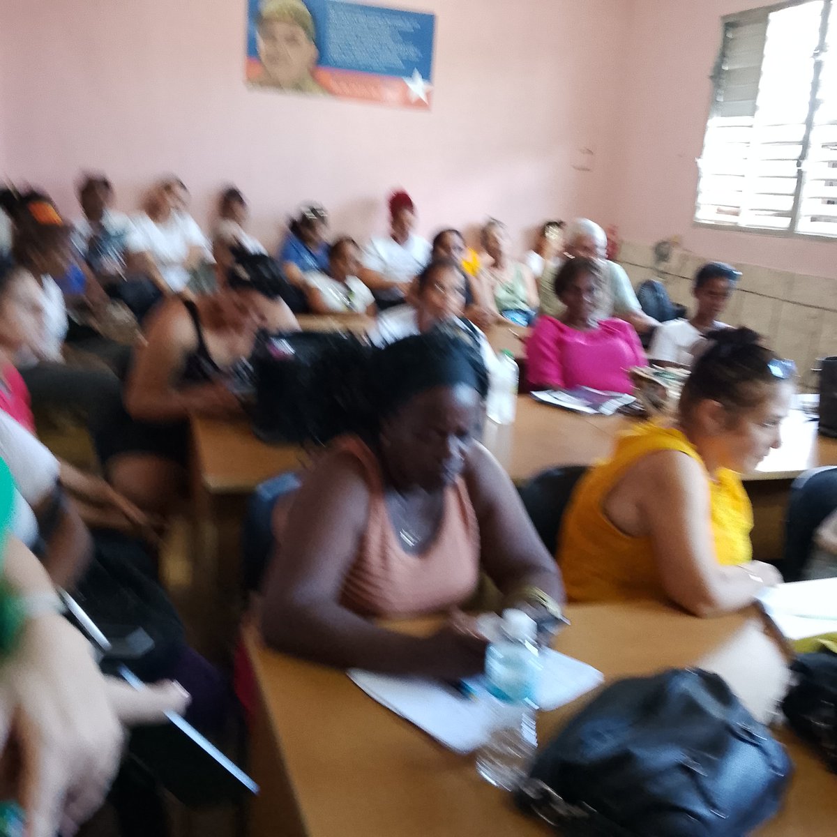 SecreAMPP's tweet photo. Como parte de la visita de los Diputados de la AMPP  al municipio Bauta se desarrolla intercambio con los Trabajadores Sociales
#Baura
#Artemisa 
#CubaVencerá https://t.co/YSSxkxCLsW