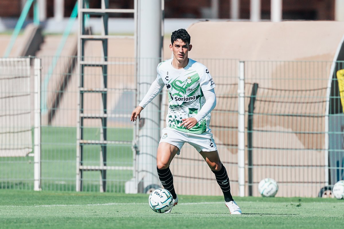 ClubSantos's tweet photo. Últimos detalles antes de volver a casa. ⚔️
Mañana nos vemos en el Estadio Corona. 🏟️🇳🇬 https://t.co/99BHRUrbbC