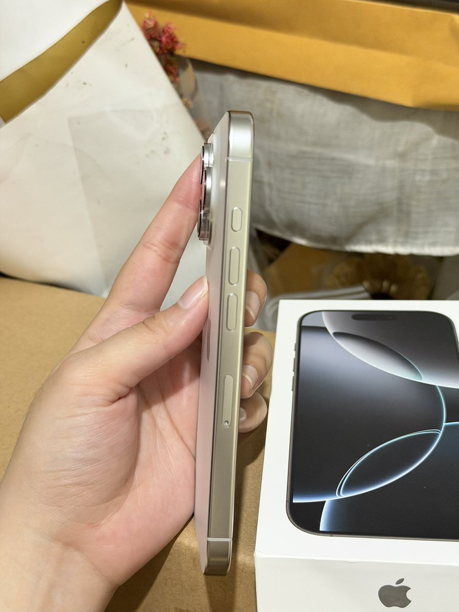 wx_pyy's tweet photo. ส่งต่อ iPhone 16 Pro 256gb TH 

price 26,900 (เจ้าของขายเอง)

สี  White Titanium แบต 92%
ไม่มีตำหนิใดๆ ระหว่างใช้งานติดฟิล์มทุกส่วน ดูแลอย่างดี 

เครื่อง+กล่อง+เคส 3 ชิ้น
สนใจสอบถามดูเพิ่มเติม dm มาได้เลยค่า

#ไอโฟนมือสอง #ส่งต่อไอโฟน #ไอโฟน #ไอโฟนมือ2 #ไอโฟนมือสองราคาถูก https://t.co/ZQW4lFy7Ny