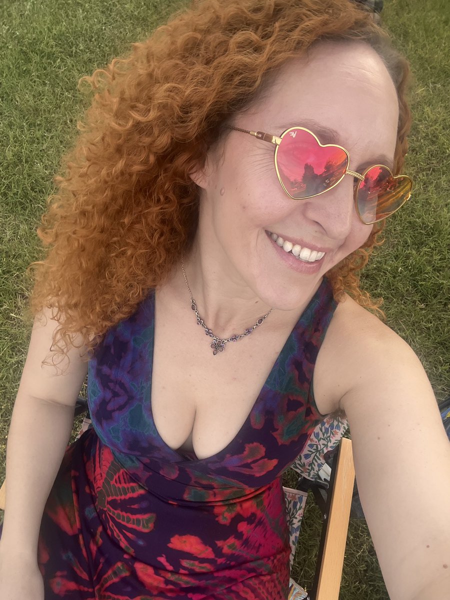 emmreport's tweet photo. Ginger Banks Challenges the Gender Divide on The Digital Social Hour
https://t.co/HKsSSoZzw8
@armintastudios,@insidefip,@hollydid365,@misslainie,@seankelly25,@thegingerbanks,@pearlythingz
#GingerBanks #DigitalSocialHour #SeanKelly #PearlDavis #GenderDebate #PostpartumPsychosis #Emmreport #Emmmedia
