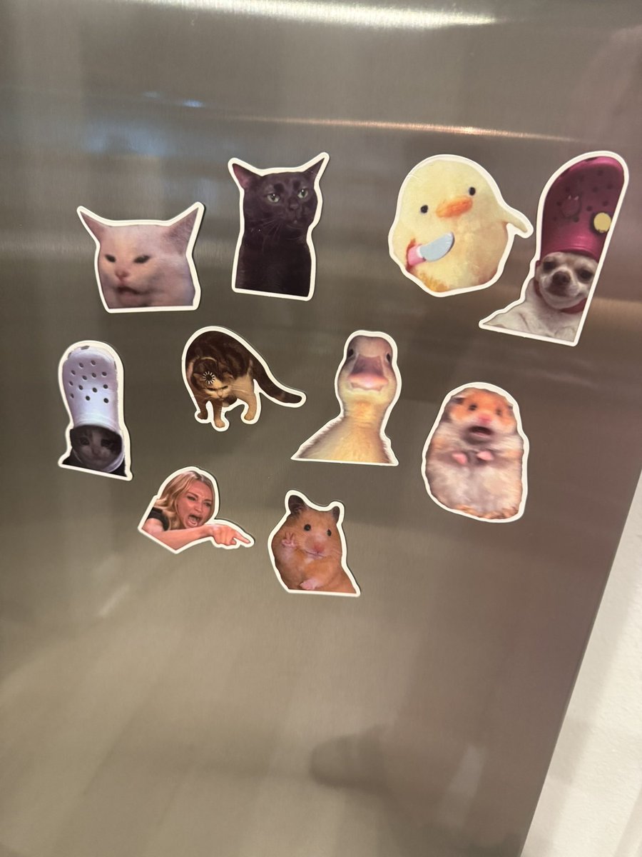 ravenhourz's tweet photo. ⠀

Got new set of magnet fridge. I love. 

⠀ https://t.co/27KesLdUKl