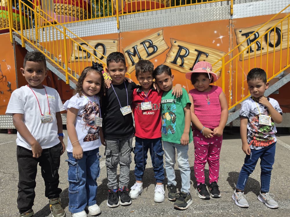GobLasTejerias's tweet photo. #11Sep Con la alegría de nuestros niños y niñas despedimos el Plan Vacacional Comunitario Las Tejerías Ríe 2026, días pleno de recreación, cultura y diversión, gracias al apoyo del alcalde @regulolacruz, de la Gob. @johanitakenpo y de la Pdta. (E) @delcyrodriguezv https://t.co/3y4f6bZQor