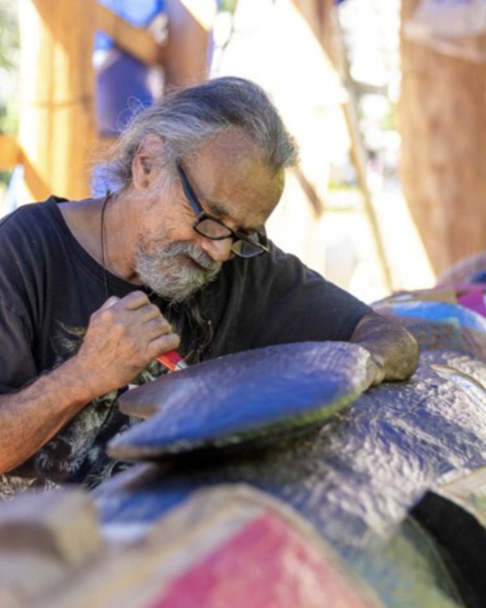 ParkBoard's tweet photo. Meet Mark George of Tsleil-Waututh Nation as he begins his artist residency in the A-Frame fieldhouse at Second Beach. 🌿

Join him Saturdays, 1-3 pm, for carving, cultural teachings, and Tsleil-Waututh history. 

See his work in ON UNCEDED TERRITORY: https://t.co/5iNEQwqYDo 🛶 https://t.co/Rf40AUAiAm