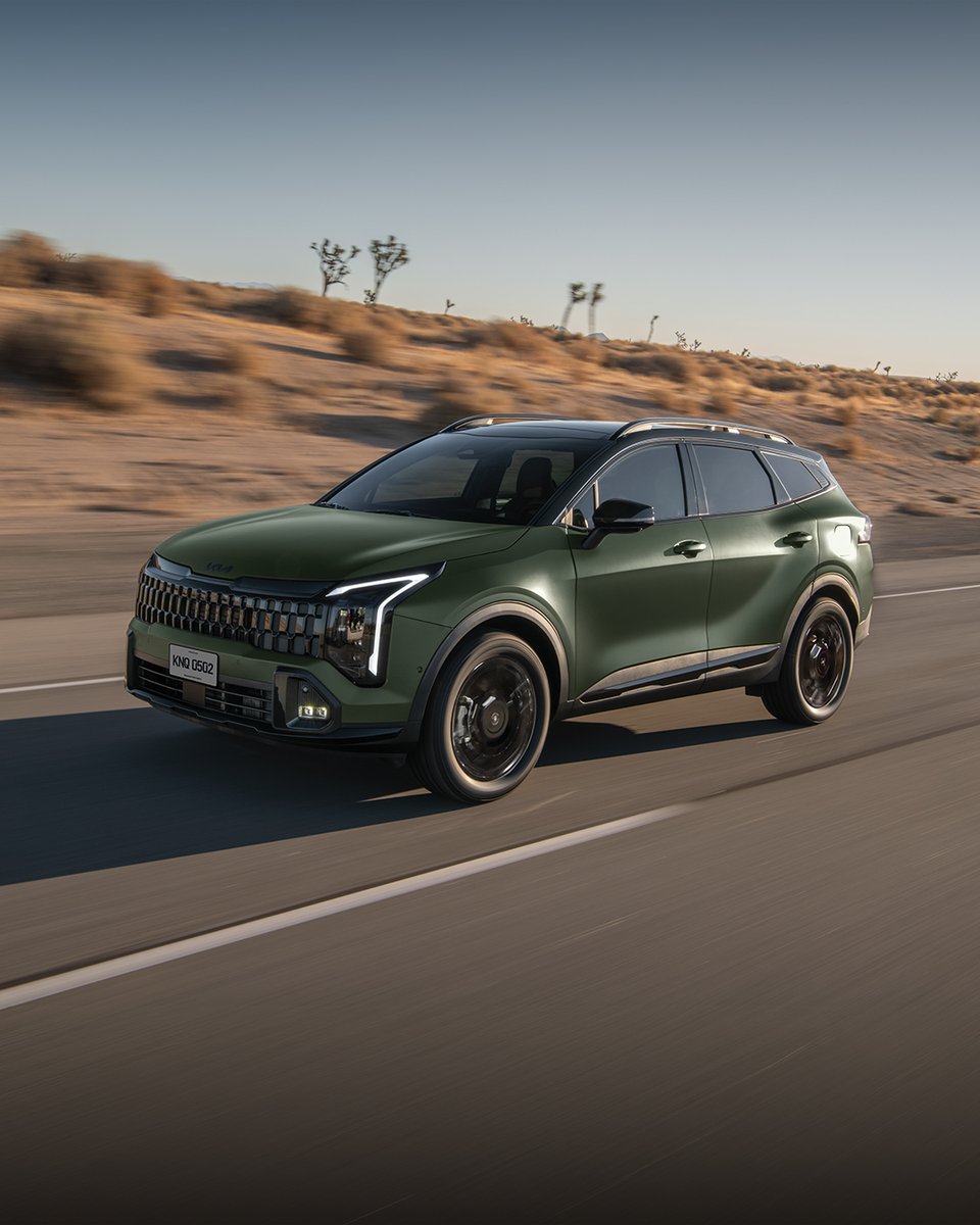 KiaMexico's tweet photo. Nueva Kia Sportage 2027 ya está aquí. 

Nuevo motor 1.5L Turbo de 197 hp en versiones SX y X-Line, mayor equipamiento de seguridad y versiones híbridas para seguir evolucionando uno de nuestros modelos más icónicos.

¡Conócela! 👉 https://t.co/or7trQ6p7Q

#KiaSportage2027 https://t.co/owVfvSWW5U
