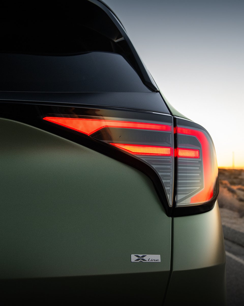 KiaMexico's tweet photo. Nueva Kia Sportage 2027 ya está aquí. 

Nuevo motor 1.5L Turbo de 197 hp en versiones SX y X-Line, mayor equipamiento de seguridad y versiones híbridas para seguir evolucionando uno de nuestros modelos más icónicos.

¡Conócela! 👉 https://t.co/or7trQ6p7Q

#KiaSportage2027 https://t.co/owVfvSWW5U