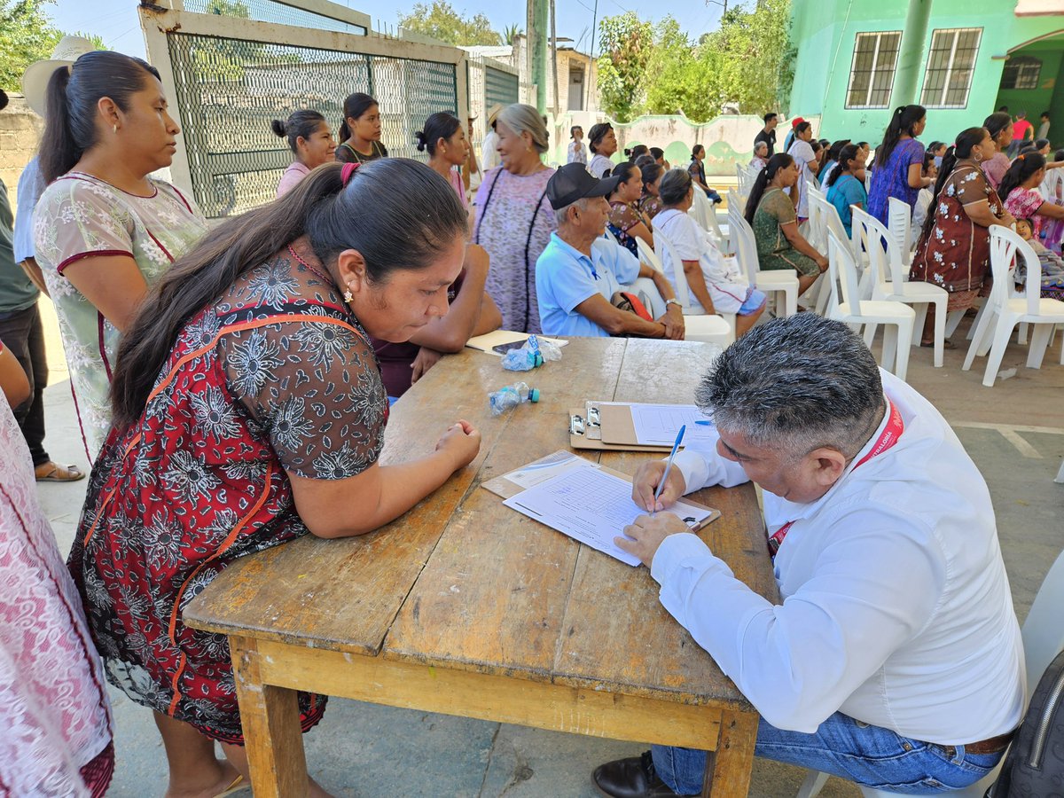 ContraloriaGro's tweet photo. Gobierno y ciudadanía trabajando juntos para vigilar los recursos públicos. Guerrero integró 128 Comités de Contraloría Social. Evelyn Salgado Pineda.

#ResultadosQueTransforman https://t.co/uawaM2hcXI