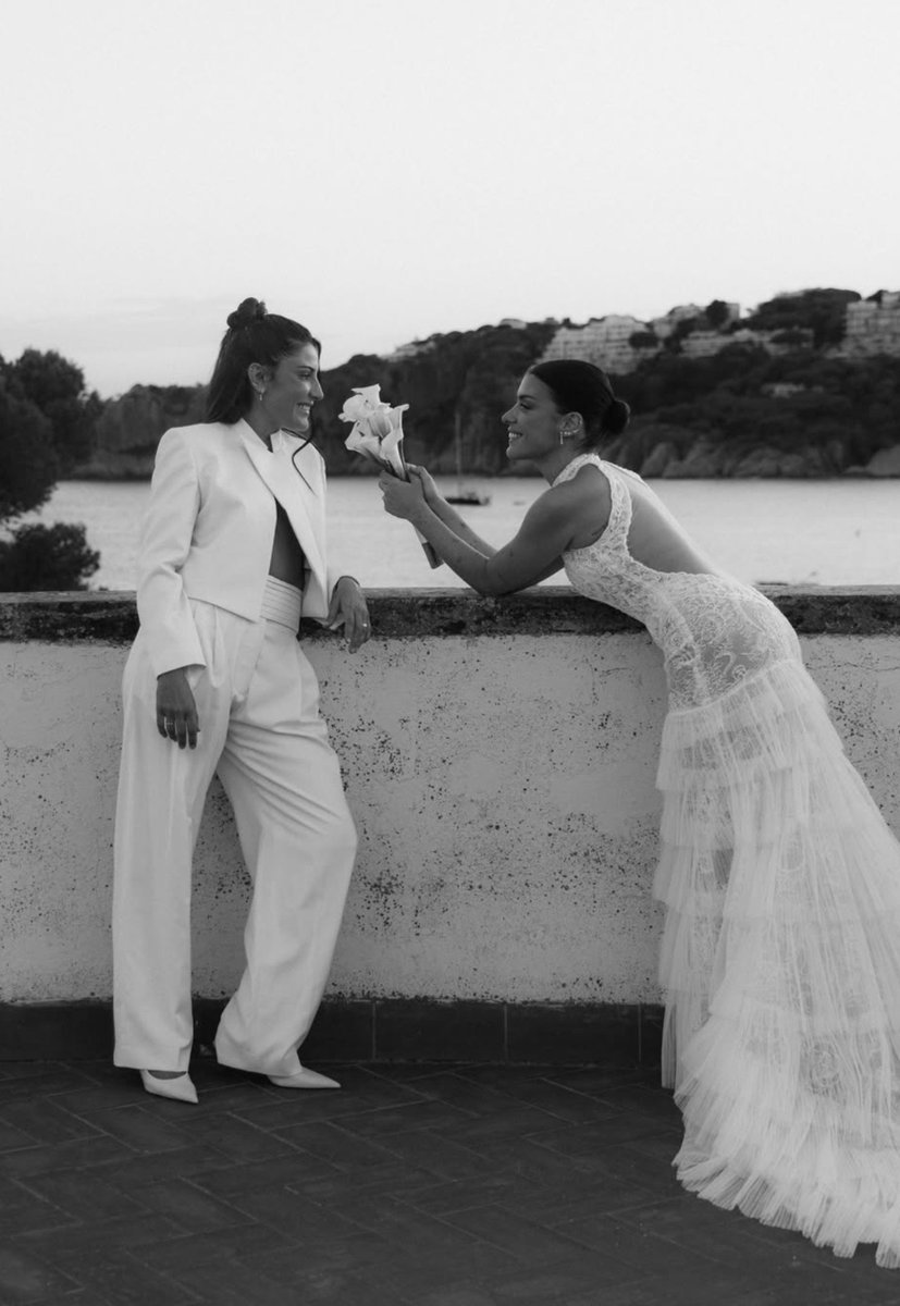 miaucacher's tweet photo. que viva el amor entre mujeres <3 https://t.co/OpWUlTIg1F