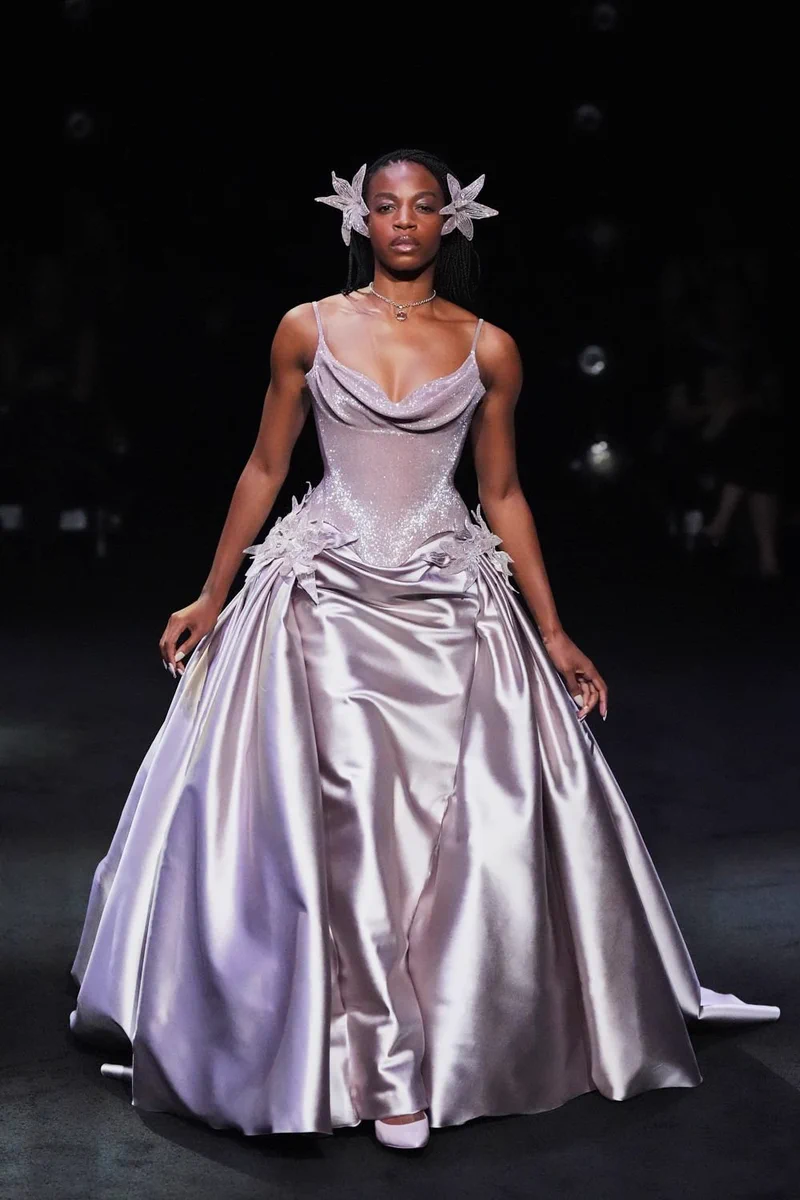 La Mode Unknown on X: 