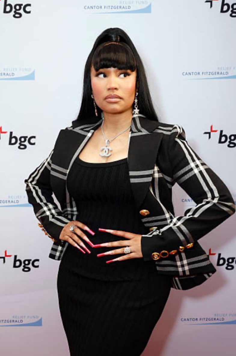 JIMINSMINAJ's tweet photo. WELCOME BACK NICKI WE MISSED YOUDUUEBWHS https://t.co/mtkn02SWI4
