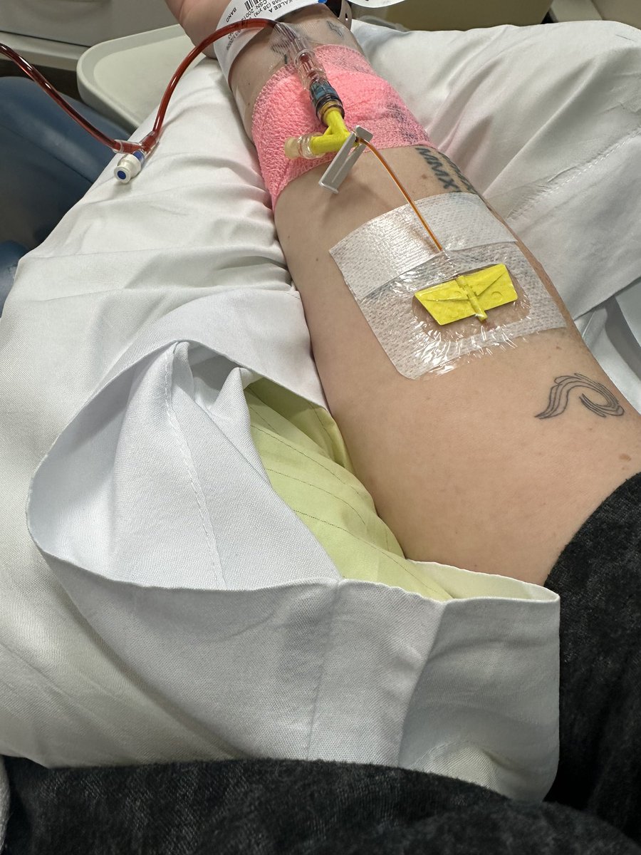 MrsSciencein6th's tweet photo. 3 sticks 3 blown veins hope the rest of this goes well
#ironinfusion number 1 next Friday too
Pray I’m not allergic to this one 

#joy #findjoy https://t.co/22XqRHL55O