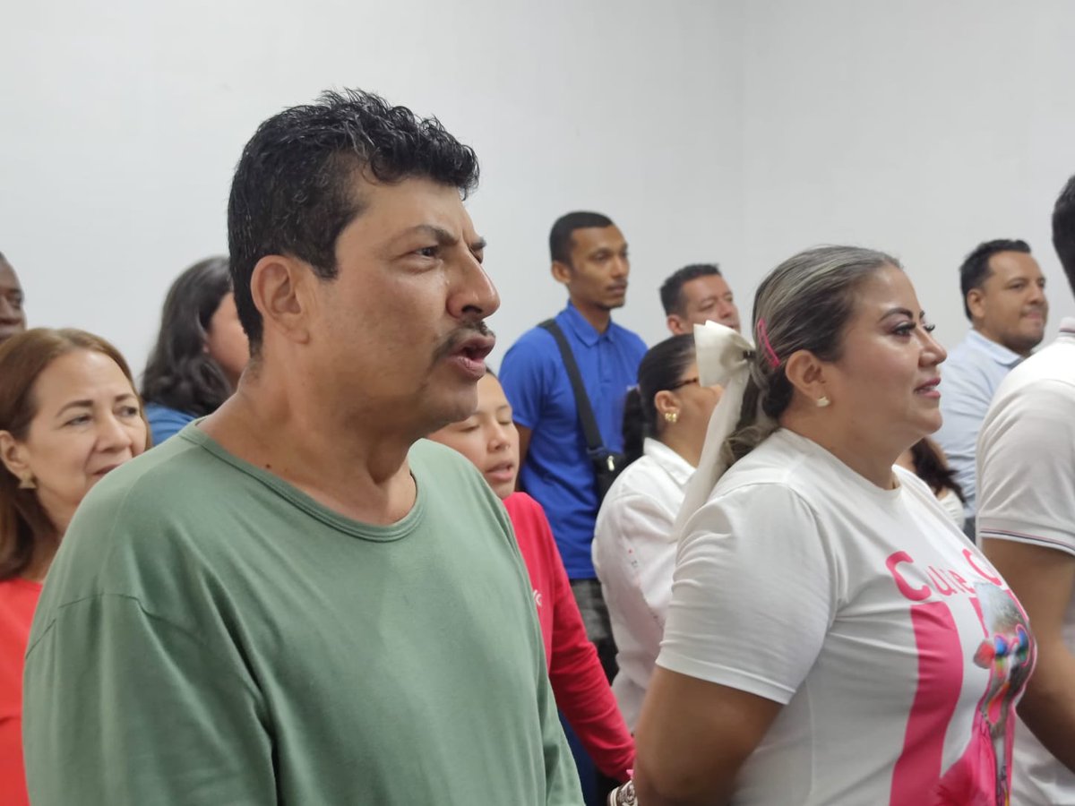 ESAPOficial's tweet photo. #Territoriales | La ESAP Territorial Huila, Caquetá y Bajo Putumayo realizó la jornada de #EncuentroDeDiálogo2026, un espacio de transparencia, participación y rendición de cuentas para compartir con la comunidad académica los avances alcanzados durante la vigencia 2026.
Durante el encuentro, el director territorial, Breidy Fernando Castro Campos, presentó los principales resultados institucionales y los avances de la plataforma estratégica de la ESAP, en la cual destacó el cumplimiento del 84% del POAI 2026, reflejando el compromiso de la territorial con el fortalecimiento de la educación pública y la gestión institucional.