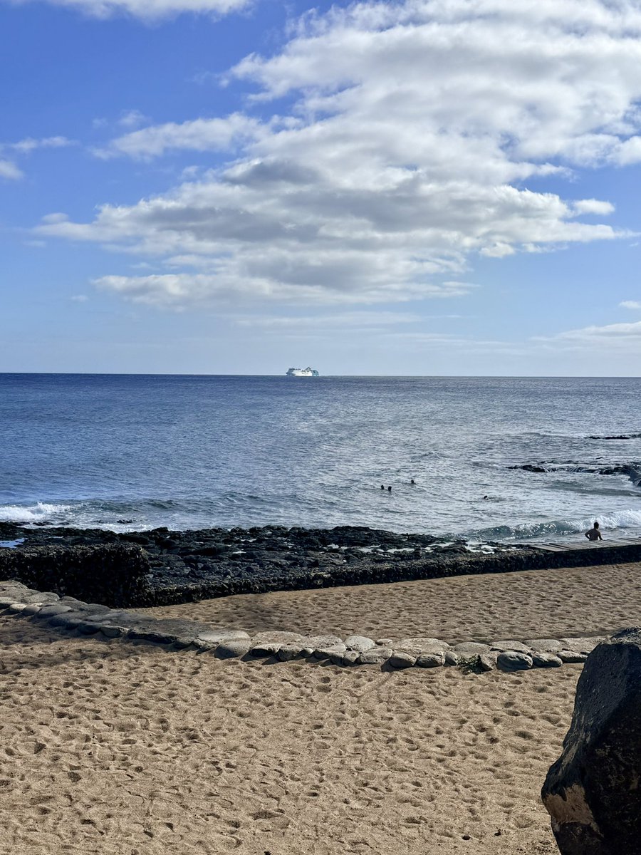 GoodersPhillip's tweet photo. #lanzarote #playabastian https://t.co/Ruyq8jaOqB