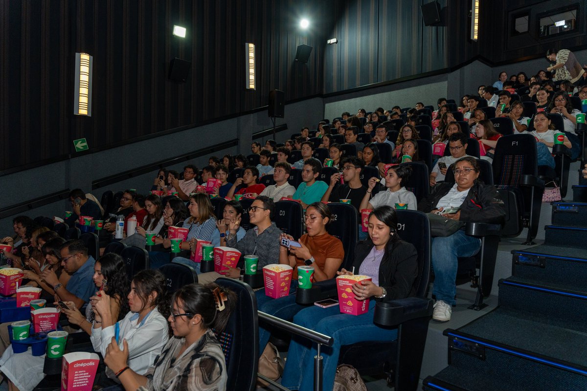 AFPCrecer's tweet photo. 120 estudiantes, una conversación y muchas ideas para pensar en el futuro. Así vivimos nuestro Conversatorio con Jóvenes junto a Tal Ben-Shahar, reflexionando sobre bienestar, propósito y las decisiones que tomamos hoy. https://t.co/XLtSSKf8KW