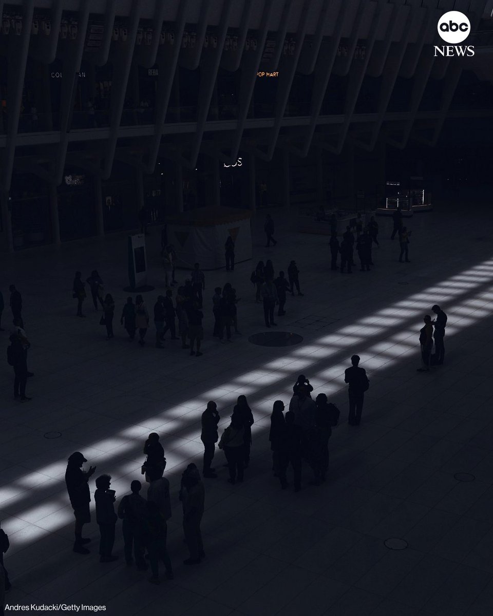 ABC's tweet photo. Every year on Sept. 11, sunlight passes through the skylight at the Oculus to form two parallel columns of light representing the Twin Towers. This tribute became known as "Wedge of Light." https://t.co/NUkLqWMU9T