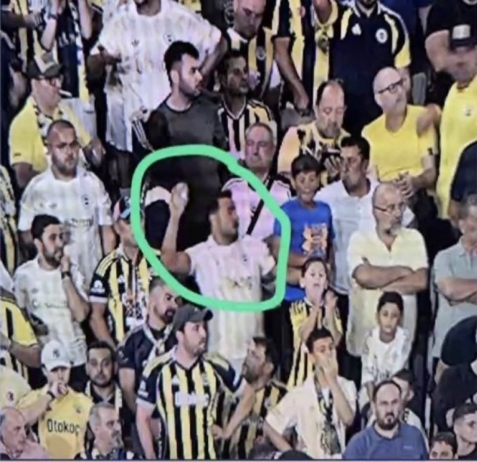 tuppcuu's tweet photo. 2 haftaya herkesin ona edit yapacak olması güldürüyo https://t.co/BR5CjJhirG